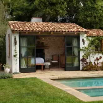 Обзор домов с дизайнерской мебелью